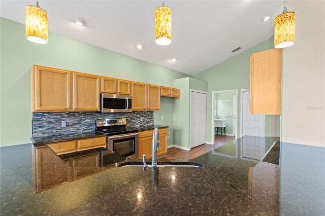 46 HIGH VISTA DR, Davenport, FL 33837