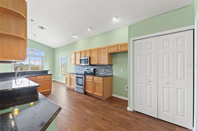 46 HIGH VISTA DR, Davenport, FL 33837