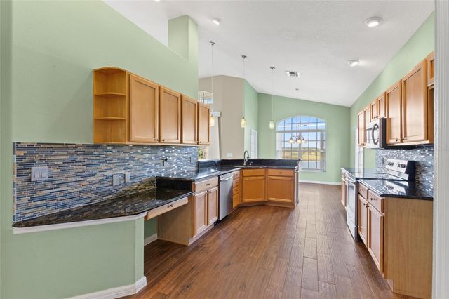 46 HIGH VISTA DR, Davenport, FL 33837