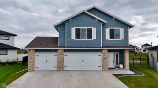 1025 Ashley Drive W, West Fargo, ND 58078
