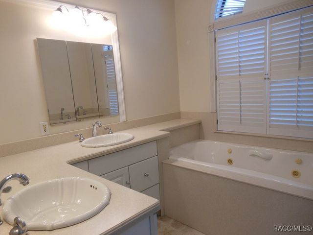 439 E Reehill Street, Lecanto, FL 34461