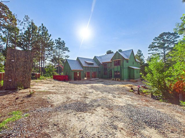 210 Eagle Point Lane, Southern Pines, NC 28387