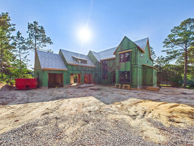 210 Eagle Point Lane, Southern Pines, NC 28387