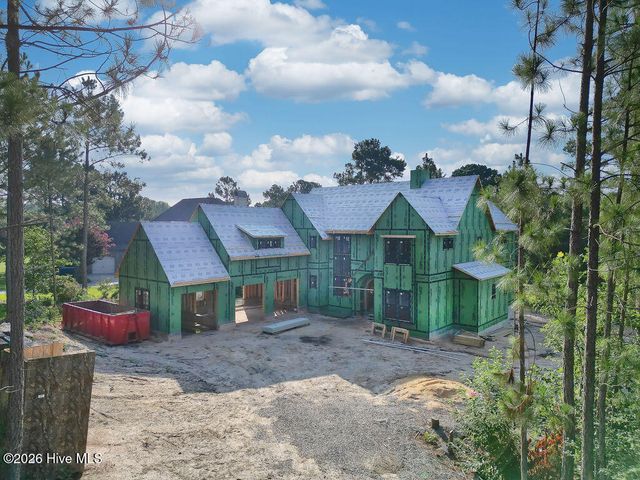 210 Eagle Point Lane, Southern Pines, NC 28387