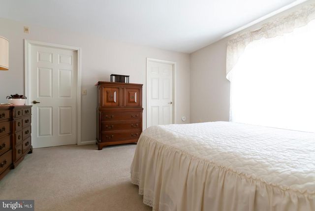 89 LANTERN LN, Columbus, NJ 08022