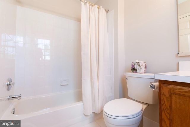 89 LANTERN LN, Columbus, NJ 08022