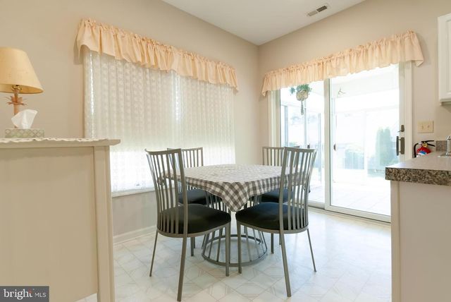 89 LANTERN LN, Columbus, NJ 08022