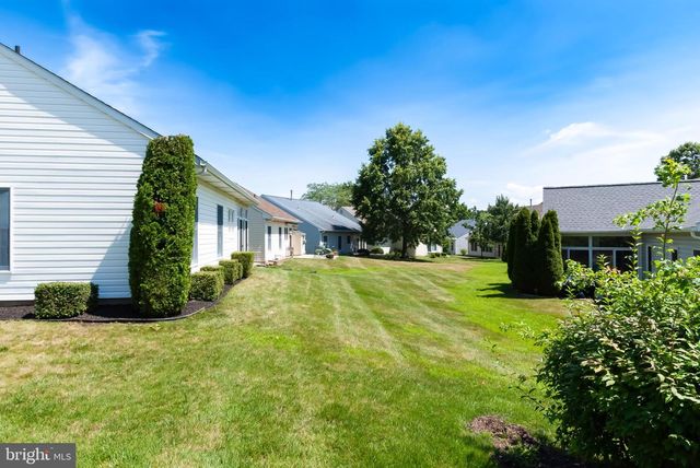 89 LANTERN LN, Columbus, NJ 08022
