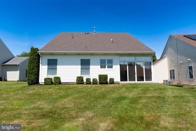 89 LANTERN LN, Columbus, NJ 08022