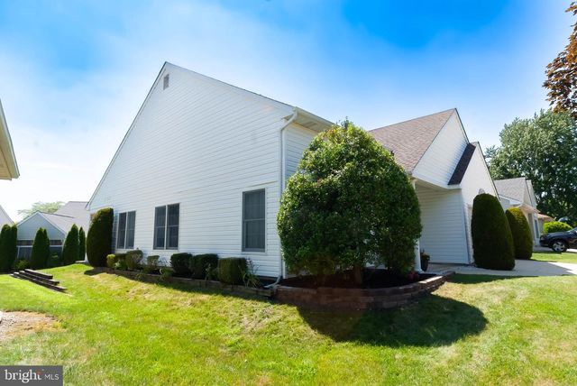 89 LANTERN LN, Columbus, NJ 08022