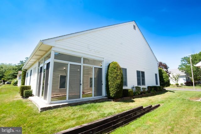 89 LANTERN LN, Columbus, NJ 08022