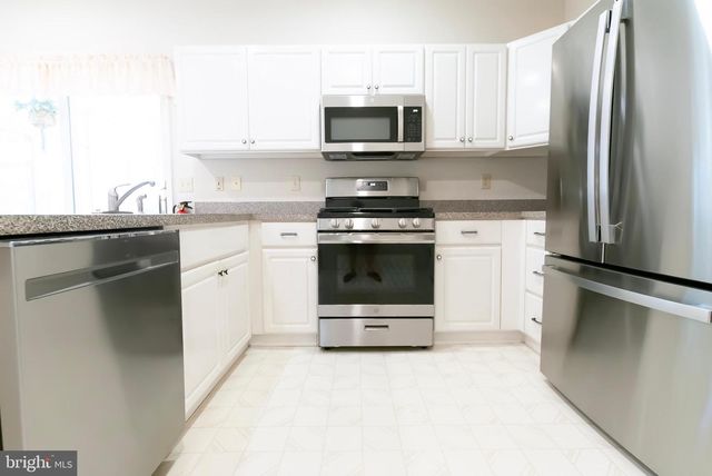 89 LANTERN LN, Columbus, NJ 08022