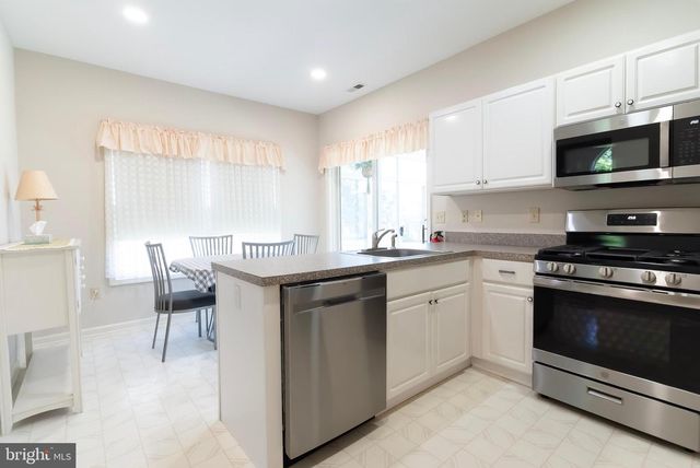 89 LANTERN LN, Columbus, NJ 08022