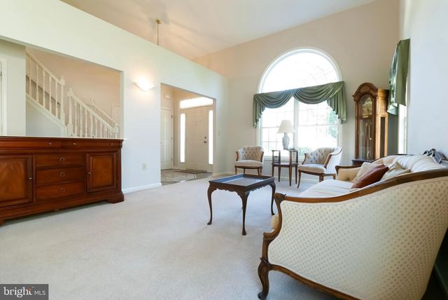 89 LANTERN LN, Columbus, NJ 08022
