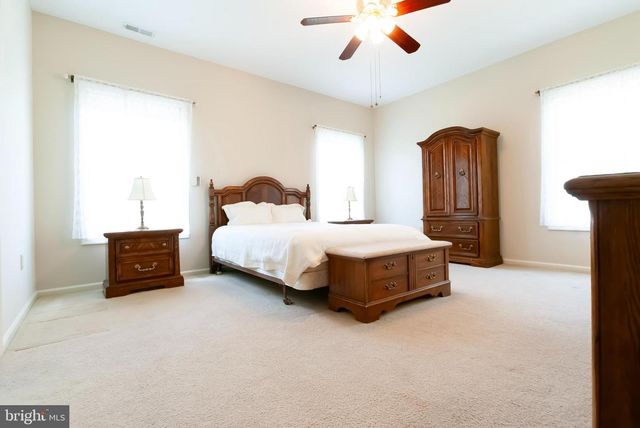 89 LANTERN LN, Columbus, NJ 08022