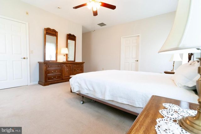 89 LANTERN LN, Columbus, NJ 08022