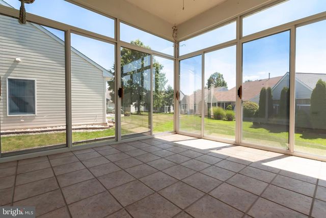 89 LANTERN LN, Columbus, NJ 08022