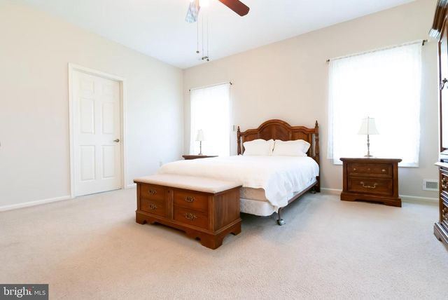 89 LANTERN LN, Columbus, NJ 08022