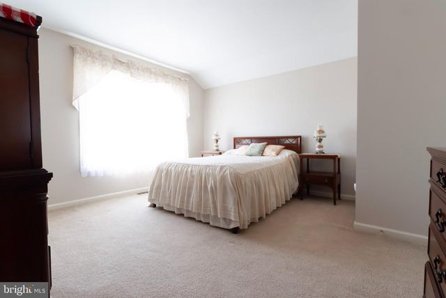 89 LANTERN LN, Columbus, NJ 08022