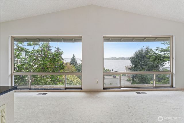 11150 Champagne Point Road NE, Kirkland, WA 98034
