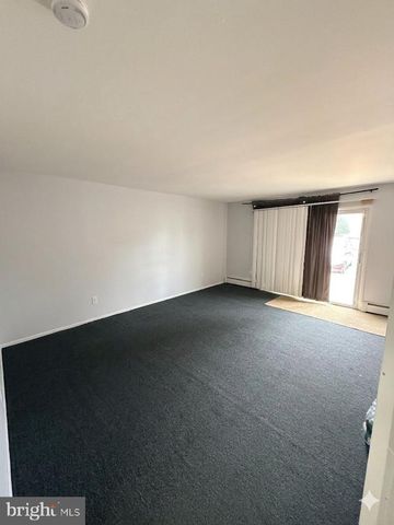 6-7 PINE LN, East Windsor, NJ 08520