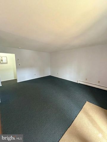 6-7 PINE LN, East Windsor, NJ 08520