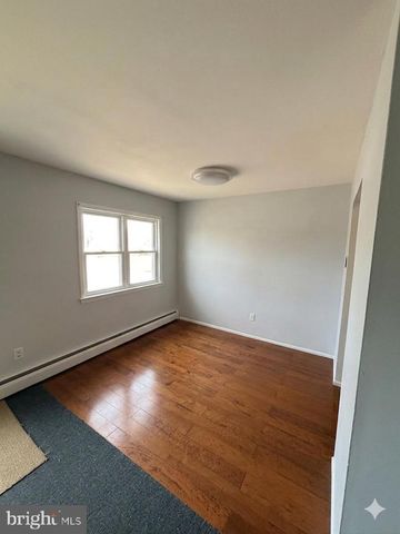 6-7 PINE LN, East Windsor, NJ 08520