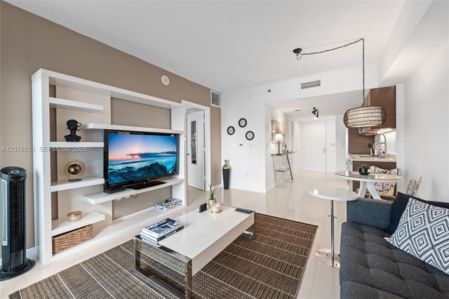 465 Brickell Ave 904, Miami, FL 33131