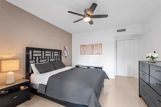465 Brickell Ave 904, Miami, FL 33131
