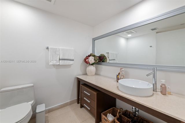 465 Brickell Ave 904, Miami, FL 33131