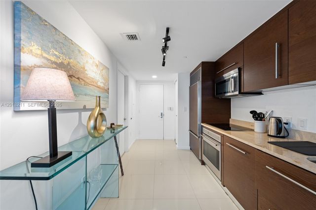 465 Brickell Ave 904, Miami, FL 33131