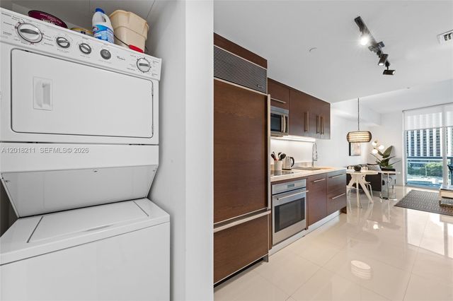 465 Brickell Ave 904, Miami, FL 33131