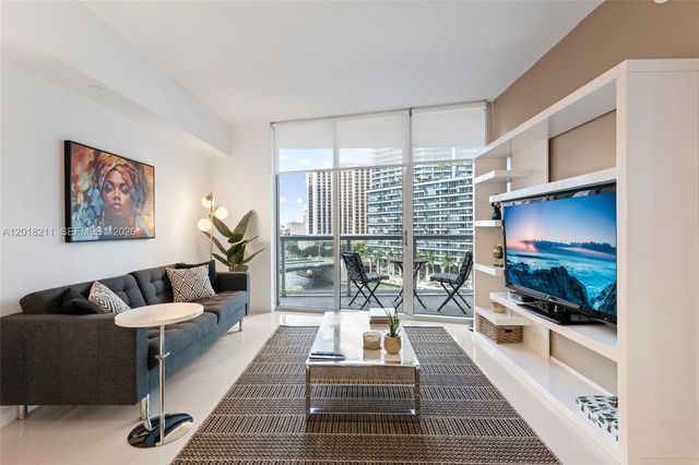 465 Brickell Ave 904, Miami, FL 33131
