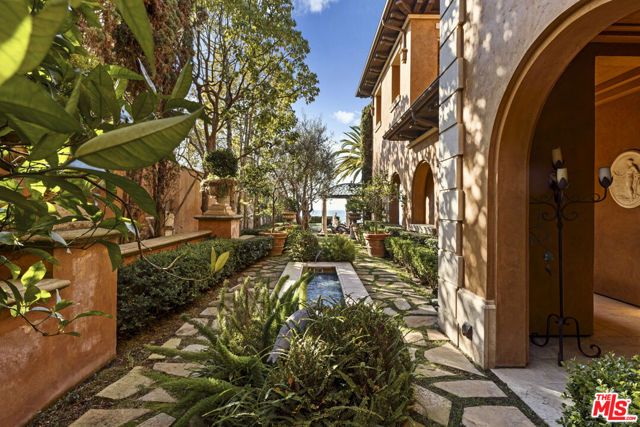 28 Deep Sea, Newport Coast, CA 92657