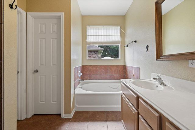 347 Spring DR, Kyle, TX 78640