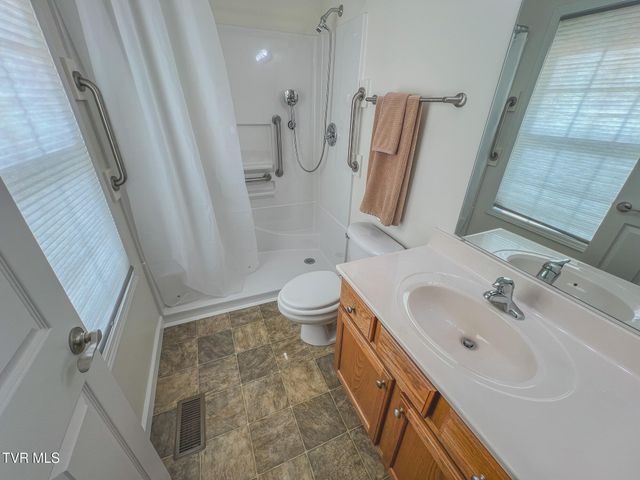 612 Willow Court, Piney Flats, TN 37686