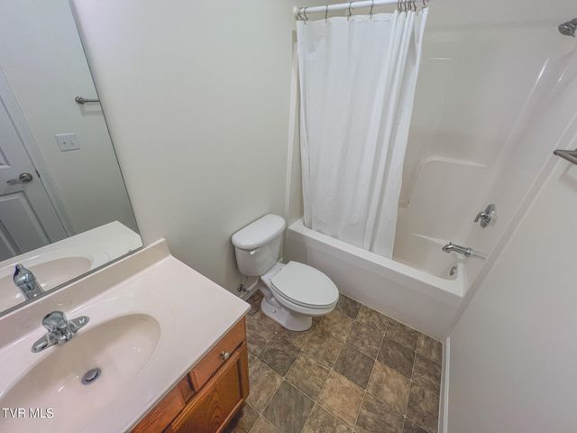 612 Willow Court, Piney Flats, TN 37686