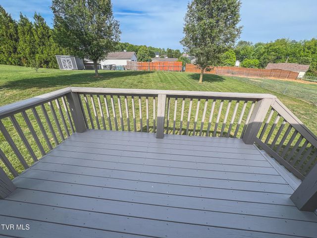 612 Willow Court, Piney Flats, TN 37686