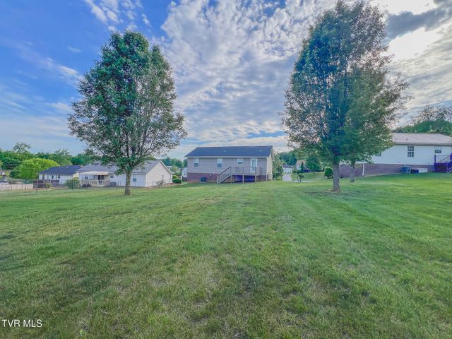 612 Willow Court, Piney Flats, TN 37686