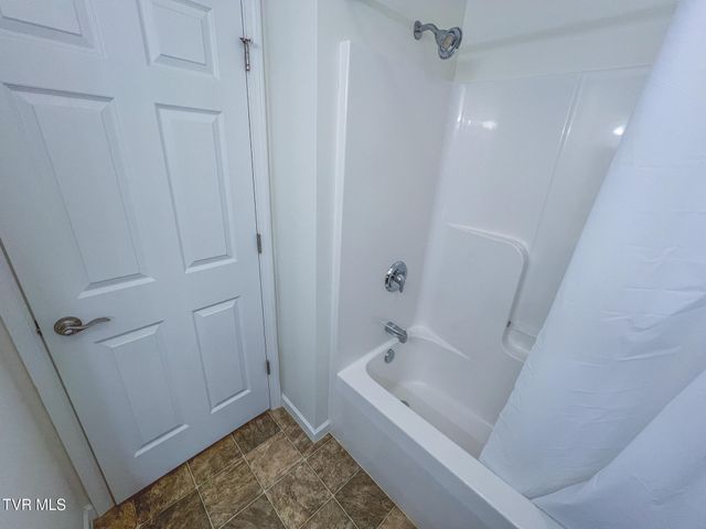 612 Willow Court, Piney Flats, TN 37686