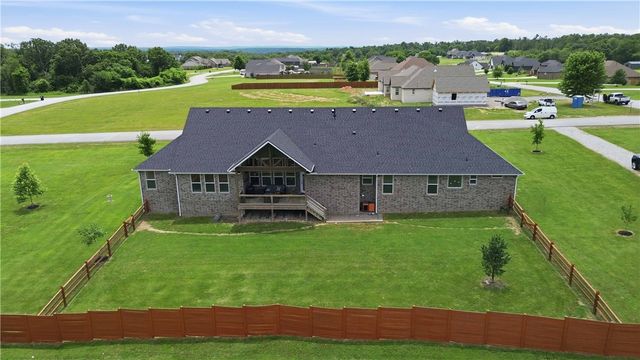 18850 Patriots Dream Drive, Siloam Springs, AR 72761