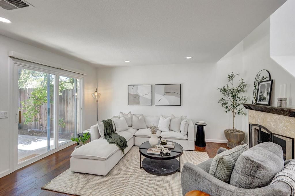 Image 1 of property listing at 4004 Carmel Springs, San Diego, CA 92130