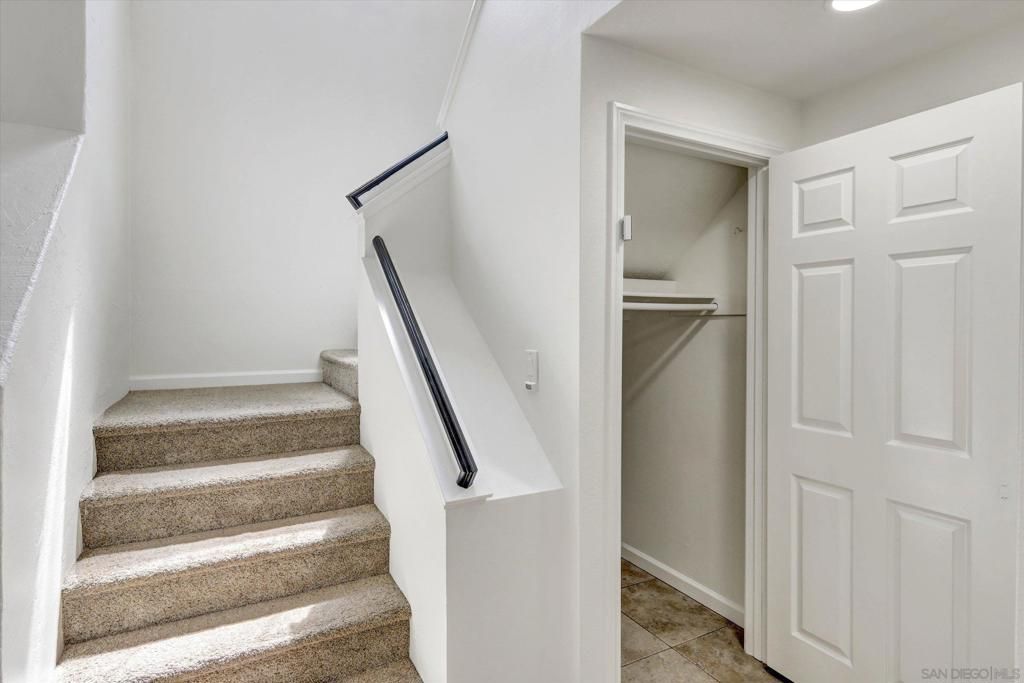 Image 10 of property listing at 4004 Carmel Springs, San Diego, CA 92130