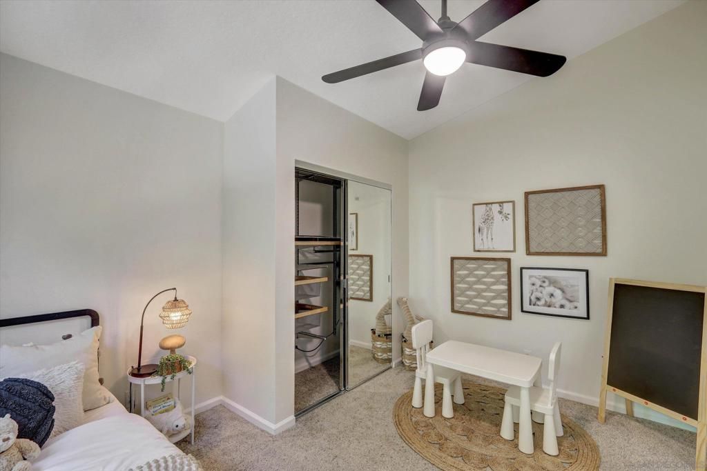 Image 12 of property listing at 4004 Carmel Springs, San Diego, CA 92130