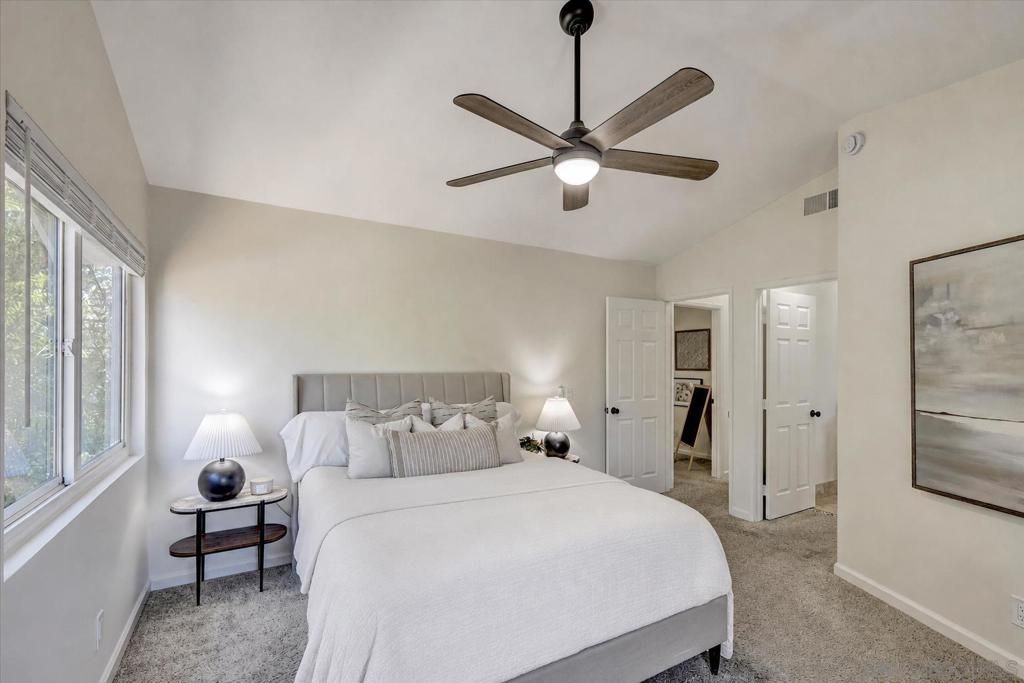 Image 16 of property listing at 4004 Carmel Springs, San Diego, CA 92130