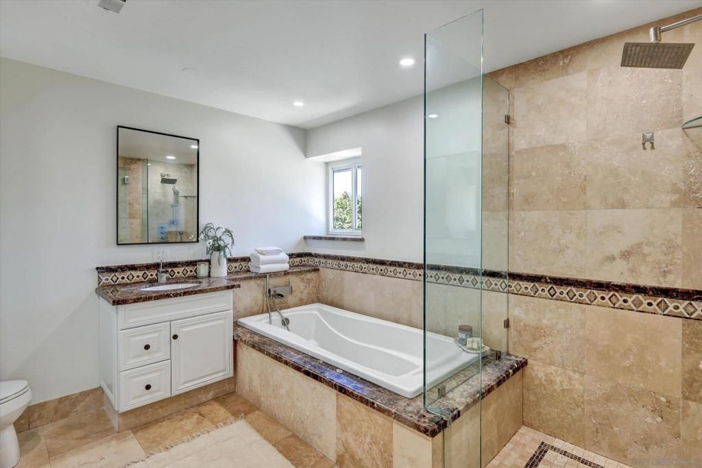 Image 17 of property listing at 4004 Carmel Springs, San Diego, CA 92130