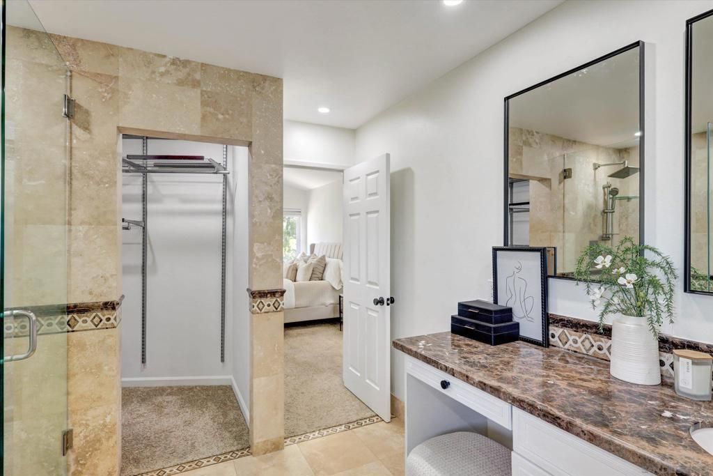 Image 20 of property listing at 4004 Carmel Springs, San Diego, CA 92130