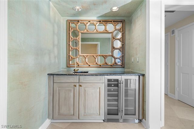 8665 Bay Colony DR 1404, Naples, FL 34108