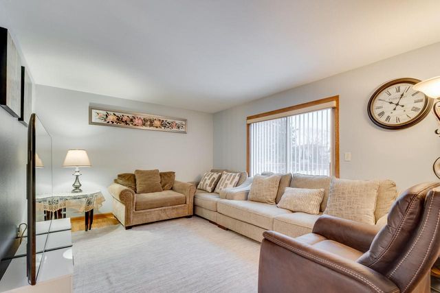 1607 Walter AVENUE, Mount Pleasant, WI 53403