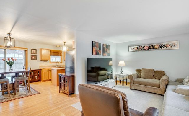 1607 Walter AVENUE, Mount Pleasant, WI 53403